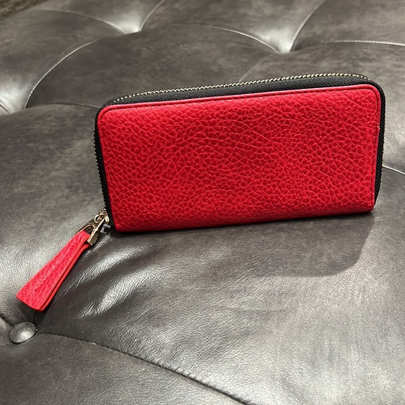 Anthropologie Shiraleah Pebbled Red Vegan Leather Wallet with gold zipper - Picture 2 of 5